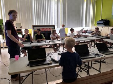 Toekomsthelden: Digital Creators Kamp – Ontwerp je eigen winkel van A tot Z! Pasen week 1 — foto 4